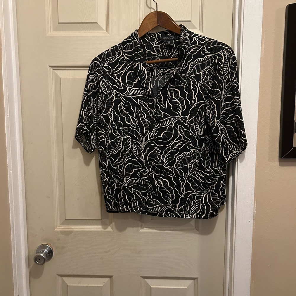 Rachel Zoe Monochrome Leaf Pattern collared Blouse- size Medium